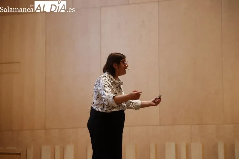 Monólogo de Marina Marroquí en el Auditorio Fonseca. Fotos: David Sañudo.