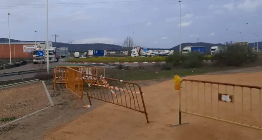 Foto 3 - Cortadas unas dos horas la A-62 y la N-620 en la zona de la 1&ordf; entrada a Ciudad Rodrigo
