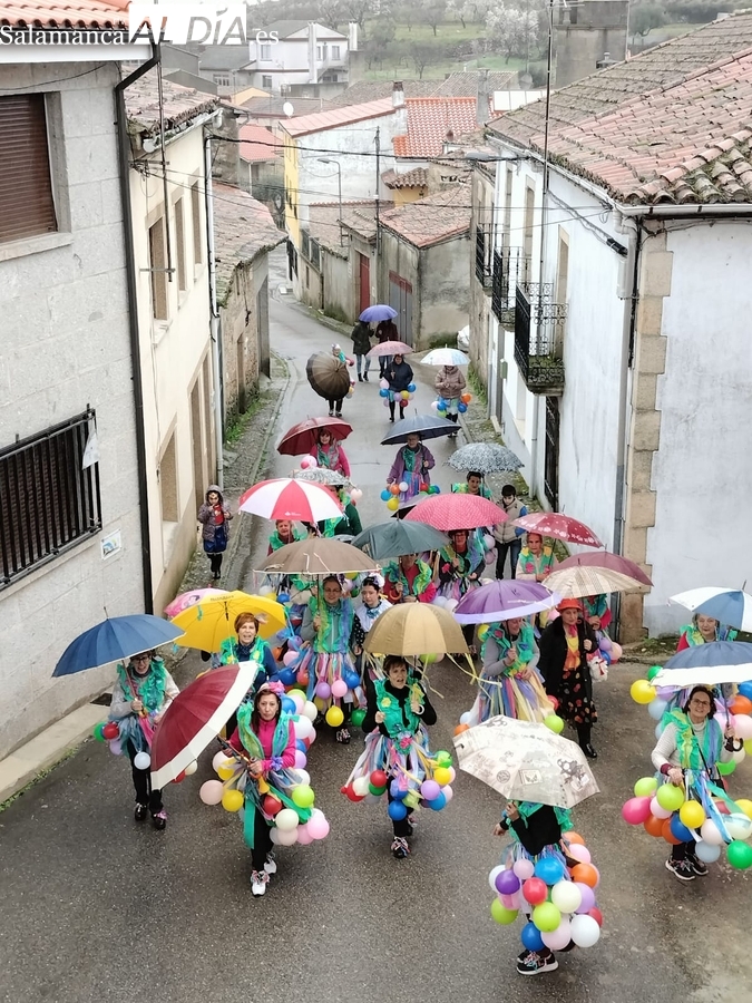 Celebración del Domingo de Carnaval en Mieza 