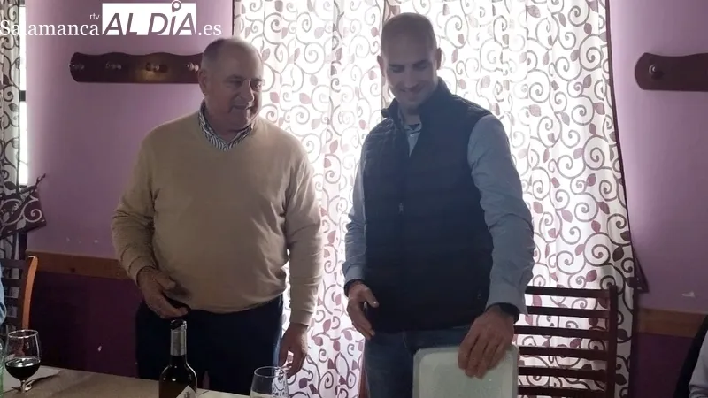 Reconocimiento a la labor realizada por el sargento de la Guardia Civil, Carlos Díaz, en Villarino de los Aires