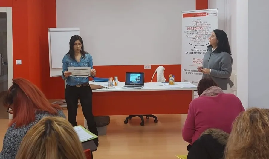 Foto 2 - Cruz Roja impartir&aacute; desde marzo un curso de Atenci&oacute;n sociosanitaria a personas dependientes