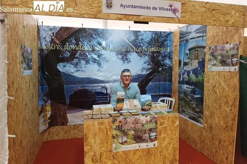 El alcalde de Vilvestre encabezaba la representación española también con los concejales de Cultura y de Deportes de Vitigudino acompañando al presidente de la Cámara, Nuno Ferreira 