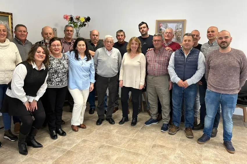 El Ayuntamiento de Villaseco de los Reyes homenajea a la que ha sido su secretaria los últimos 34 años  