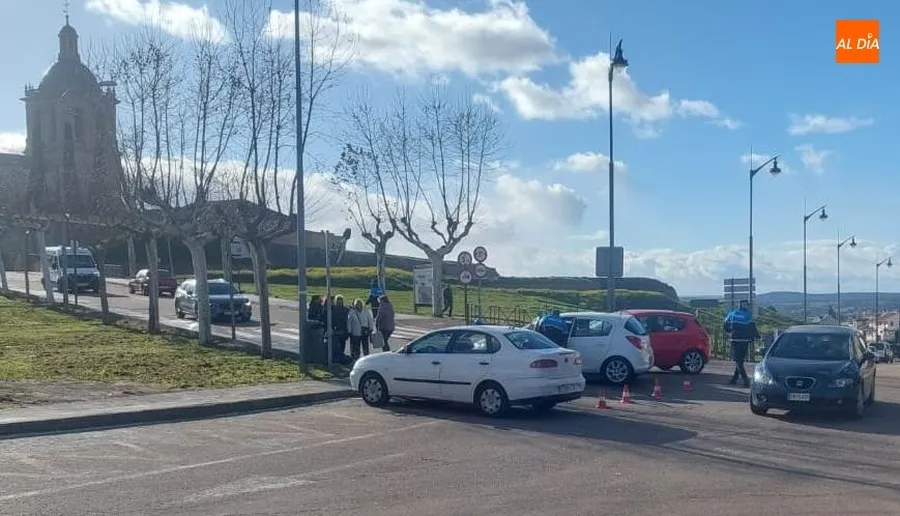 Foto 2 - Registrado un nuevo choque entre dos turismos en el cruce de Yurramendi y Sefarad
