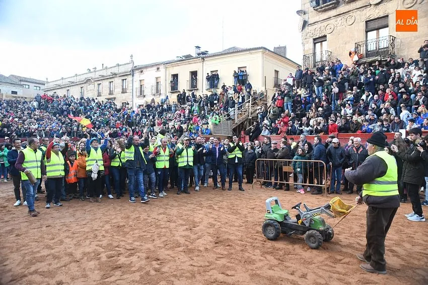 Ganaderos de Ciudad ROdrigo reivindicando en el Carnaval de Toro