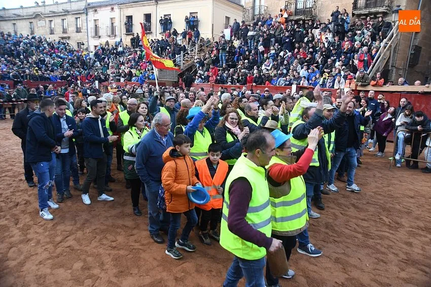 Ganaderos de Ciudad ROdrigo reivindicando en el Carnaval de Toro