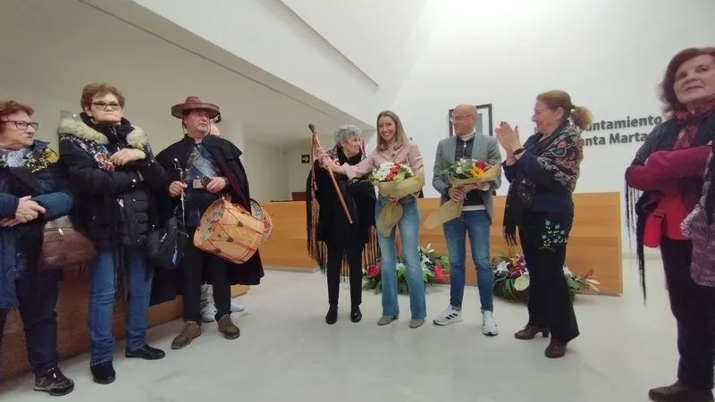 Acto con las Águedas en el Ayuntamiento de Santa Marta.