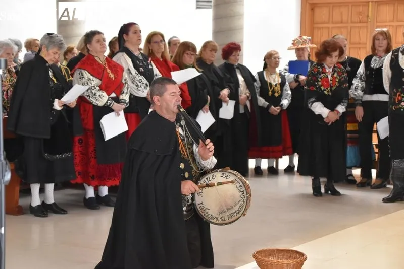 Procesión de las águedas en Santa Marta de Tormes