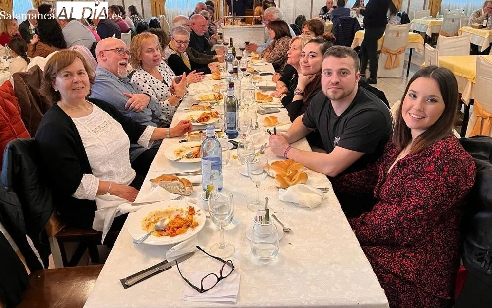 Foto 5 - La asociaci&oacute;n &lsquo;El Arapil de Amatos&rsquo; celebra una animada comida de confraternidad
