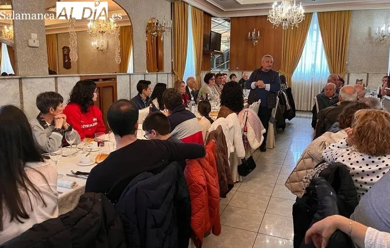 Foto 4 - La asociaci&oacute;n &lsquo;El Arapil de Amatos&rsquo; celebra una animada comida de confraternidad