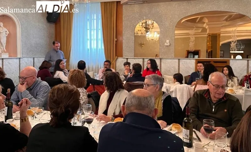 Foto 3 - La asociaci&oacute;n &lsquo;El Arapil de Amatos&rsquo; celebra una animada comida de confraternidad