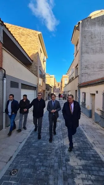 Visita del alcalde a Barrio Blanco 
