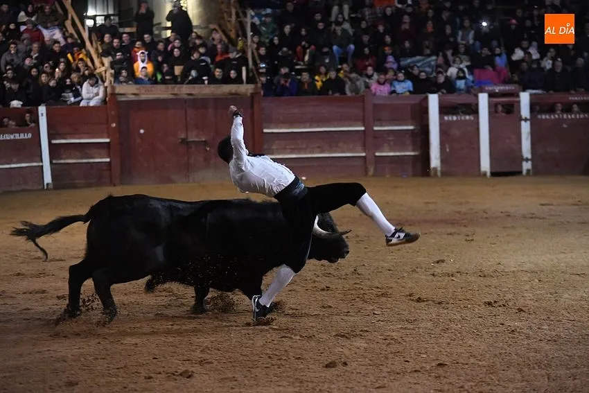 Foto 7 - Cristian Moras vuelve a ganar 6 a&ntilde;os despu&eacute;s el Concurso Carnavalero de Recortes