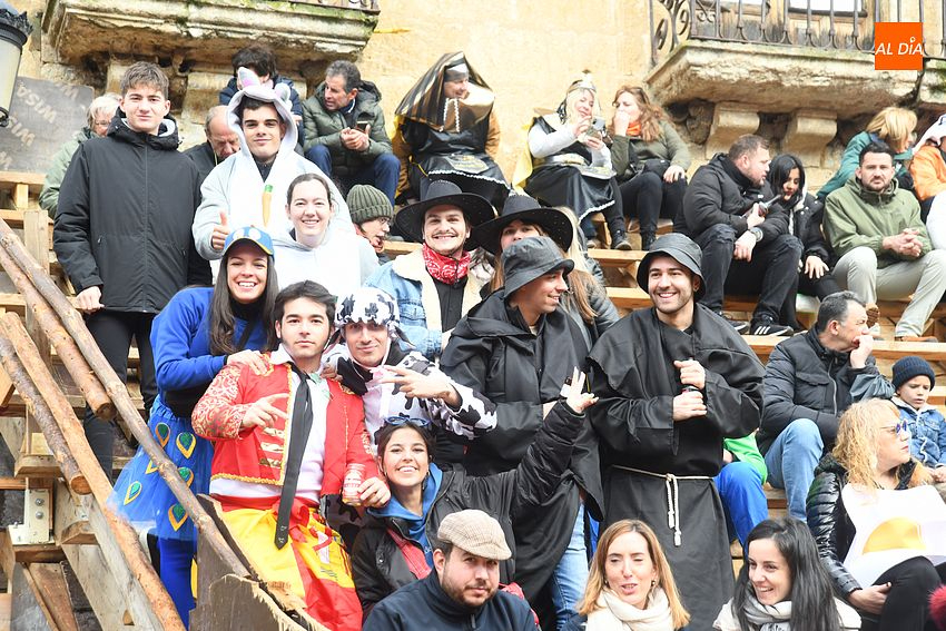 Foto 3 - La lluvia también visita un desfile de disfraces con ‘guiño’ a los Bomberos Voluntarios