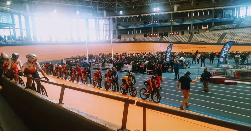 Competición con ciclistas del Enchufe Solar