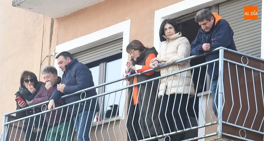 Foto 6 - Corneado un hombre en el muslo en el primer encierro del Carnaval