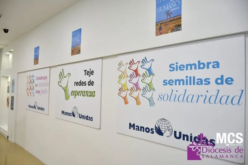 Exposición “65 Años” de Manos Unidas, que ha instalado en la segunda planta del Centro Comercial El Tormes.  Foto Óscar García - Diócesis Salamanca