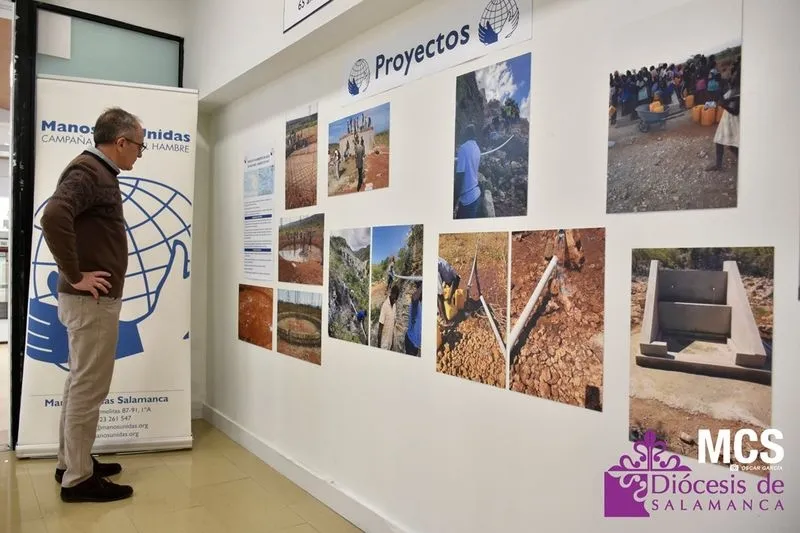 Exposición “65 Años” de Manos Unidas, que ha instalado en la segunda planta del Centro Comercial El Tormes.  Foto Óscar García - Diócesis Salamanca