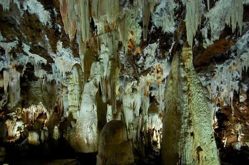 Cuevas del Águila. Fotos: Turismo de la Diputación de Ávila.  