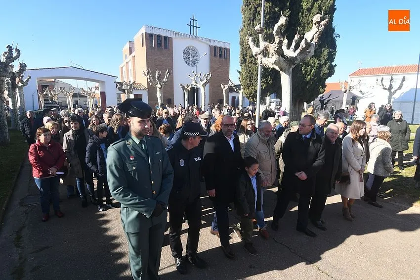 Foto 8 - Masivo acompa&ntilde;amiento a San Blas en su salida anual hasta el Monasterio de La Caridad