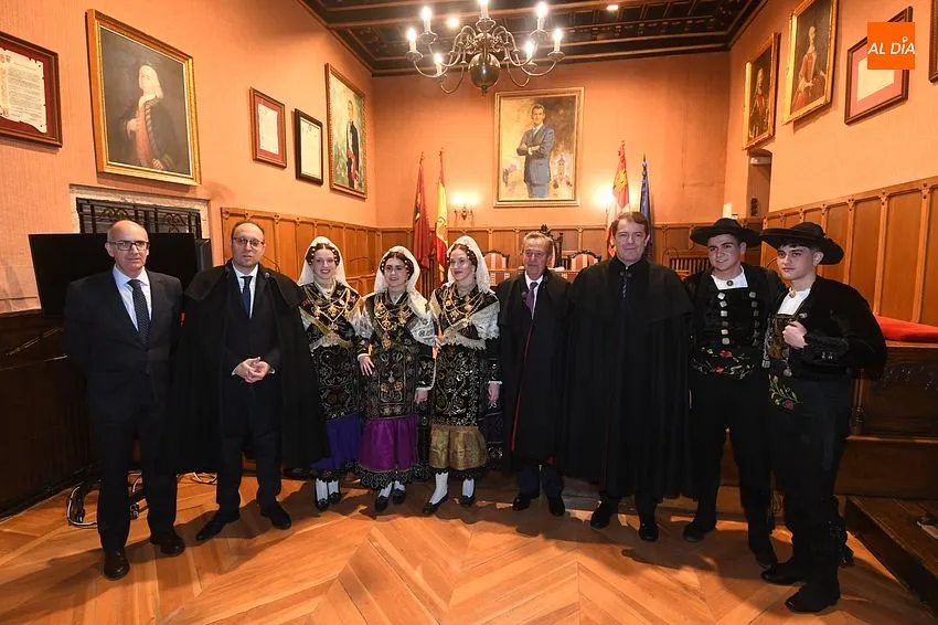 Foto 8 - Deseos de &ldquo;larga vida&rdquo; al Carnaval por parte del Capea acompa&ntilde;ado de m&uacute;ltiples autoridades