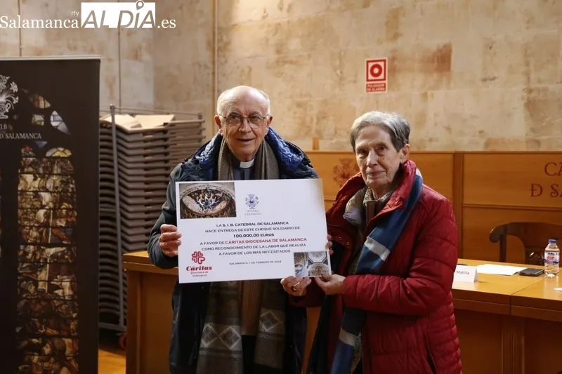 Reconocimiento institucional Padre Cámara a Cáritas Diocesana de Salamanca y al Colegio Pizarrales. Foto de David Sañudo