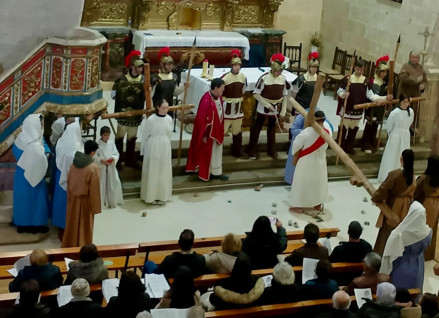 El Via Crucis de Villoruela se vivía en la iglesia parroquial. Basilio Sánchez