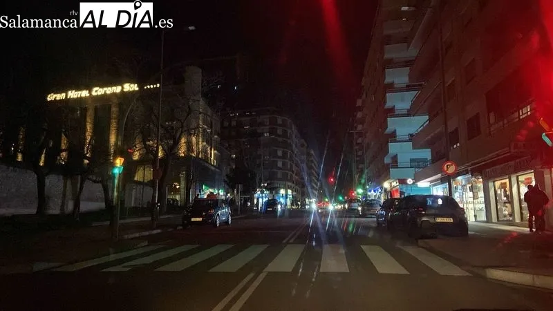 Imágenes de la avenida Filiberto Villalobos y calles aledañas sin iluminación de la vía pública. Fotos: Vanesa Martins