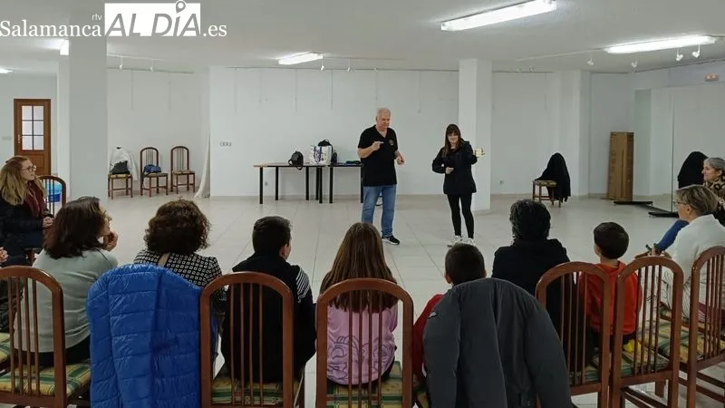 Foto 2 - El Ayuntamiento de Lumbrales promueve un taller de defensa personal para mujeres