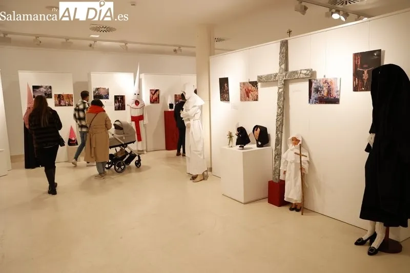 Inauguración de la exposición fotográfica de Semana Santa en el Centro Municipal Integrado Trujillo. Fotos: David Sañudo