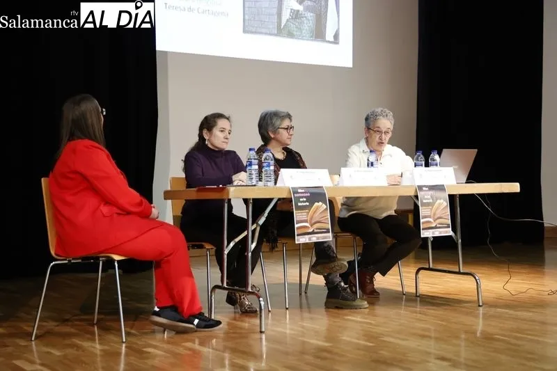 ‘Ellas borradas en la historia’, charla en la Casa de la Mujer 'Clara Campoamor'. Fotos: David Sañudo