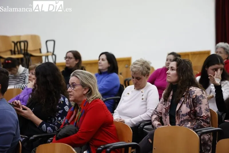 ‘Ellas borradas en la historia’, charla en la Casa de la Mujer 'Clara Campoamor'. Fotos: David Sañudo