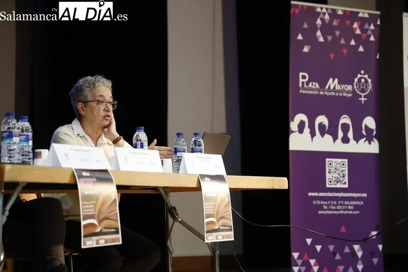 ‘Ellas borradas en la historia’, charla en la Casa de la Mujer 'Clara Campoamor'. Fotos: David Sañudo