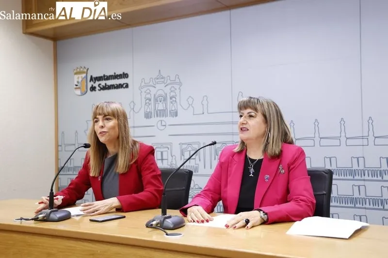 María Sánchez y María García, del Grupo Municipal Socialista en el Ayuntamiento de Salamanca | FOTOS: David Sañudo 