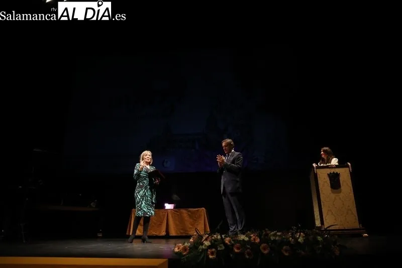 Gala en el teatro Liceo con motivo del Día Internacional de la Mujer, que incluye el homenaje del Ayuntamiento a tres mujeres salmantinas. Fotos: David Sañudo