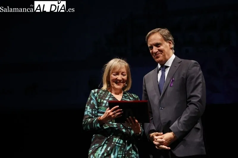 Gala en el teatro Liceo con motivo del Día Internacional de la Mujer, que incluye el homenaje del Ayuntamiento a tres mujeres salmantinas. Fotos: David Sañudo