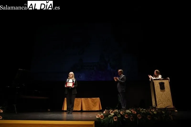 Gala en el teatro Liceo con motivo del Día Internacional de la Mujer, que incluye el homenaje del Ayuntamiento a tres mujeres salmantinas. Fotos: David Sañudo