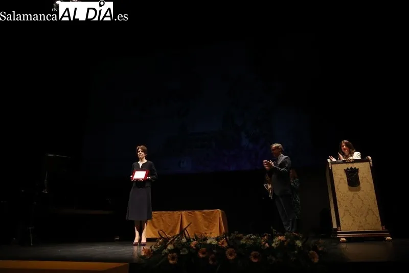 Gala en el teatro Liceo con motivo del Día Internacional de la Mujer, que incluye el homenaje del Ayuntamiento a tres mujeres salmantinas. Fotos: David Sañudo