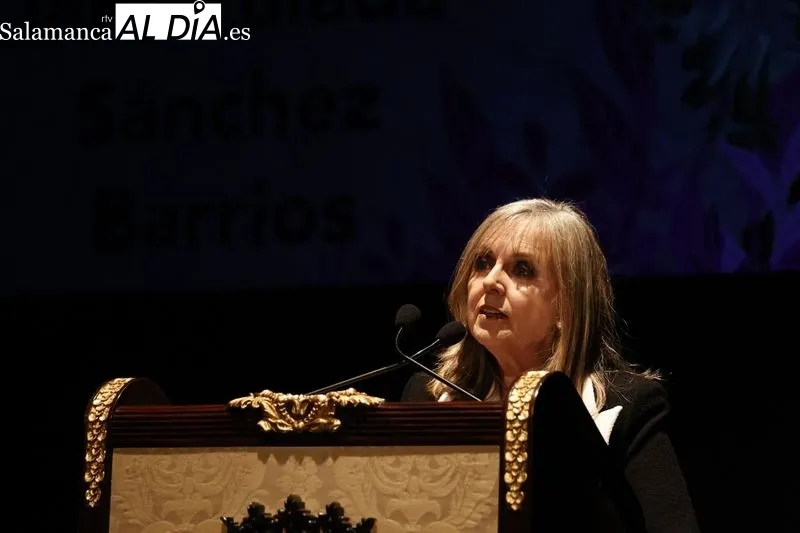 Gala en el teatro Liceo con motivo del Día Internacional de la Mujer, que incluye el homenaje del Ayuntamiento a tres mujeres salmantinas. Fotos: David Sañudo