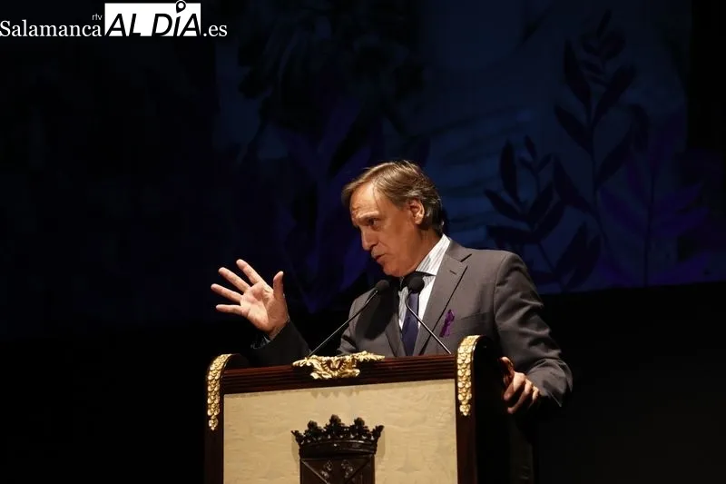 Gala en el teatro Liceo con motivo del Día Internacional de la Mujer, que incluye el homenaje del Ayuntamiento a tres mujeres salmantinas. Fotos: David Sañudo