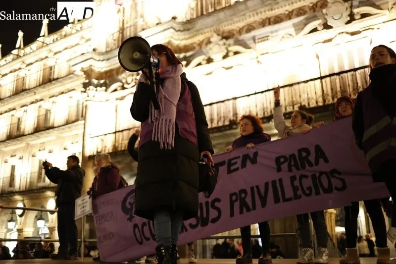 Manifestación convocada por el Movimiento Feminista de Salamanca por las calles de la capital salmantina. Fotos: David Sañudo