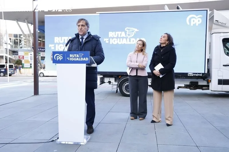 La ‘Ruta por la Igualdad’ del PP ha llegado este jueves a Salamanca. Fotos: David Sañudo