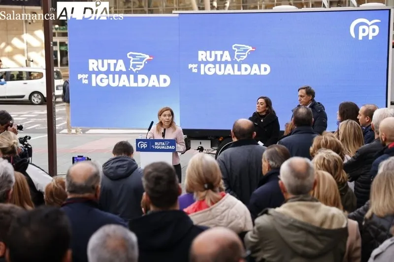 La ‘Ruta por la Igualdad’ del PP ha llegado este jueves a Salamanca. Fotos: David Sañudo
