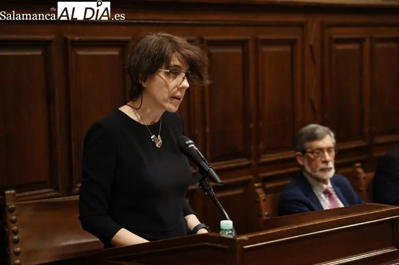 Acto de ingreso de la doctora María Isidoro en la Real Academia de Medicina de Salamanca como académica correspondiente. Fotos: David Sañudo
