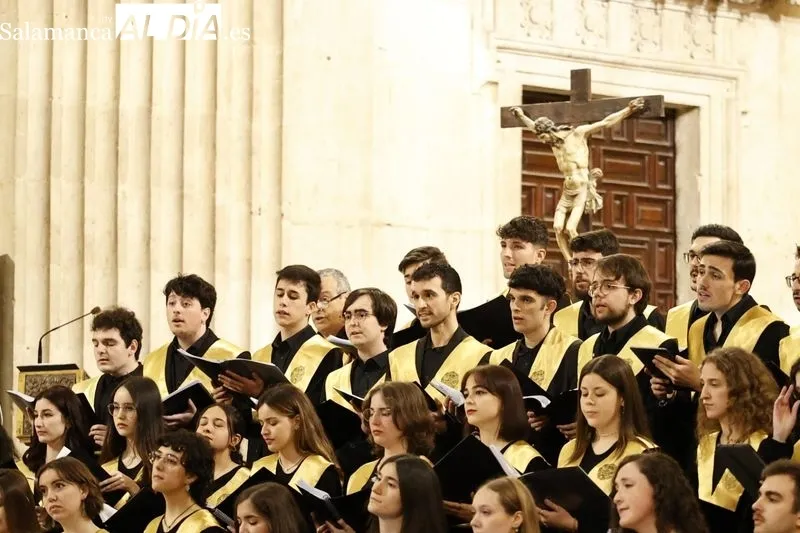Concierto de Pasión en La Clerecía por el Coro 'Tomás Luis de Victoria' de la Universidad Pontificia de Salamanca (UPSA) . Fotos: David Sañudo