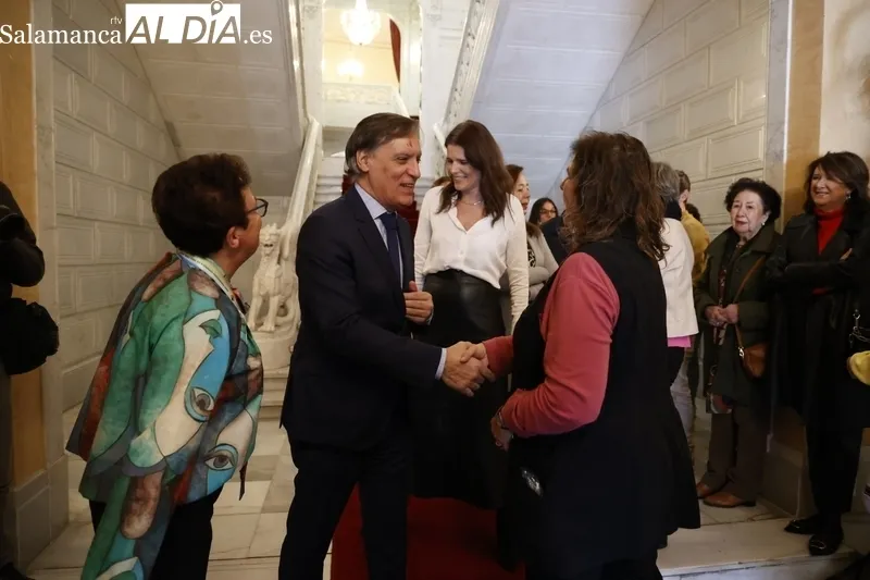 Recepción en el Ayuntamiento de Salamanca de las campeonas de España de tiro con arco. Fotos: David Sañudo.