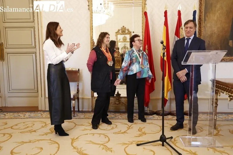 Recepción en el Ayuntamiento de Salamanca de las campeonas de España de tiro con arco. Fotos: David Sañudo.