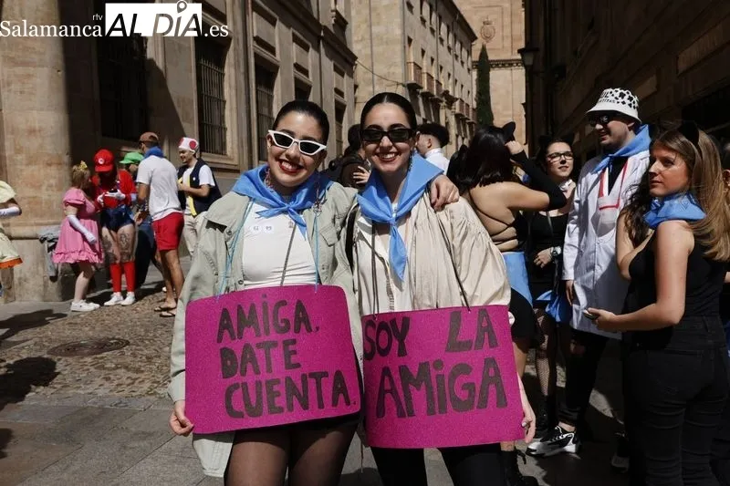 Estudiantes de Traducción y Documentación celebran sus fiestas con un concurso de disfraces  | FOTOS: David Sañudo 