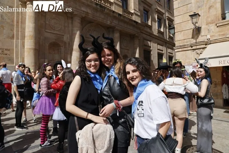 Estudiantes de Traducción y Documentación celebran sus fiestas con un concurso de disfraces  | FOTOS: David Sañudo 