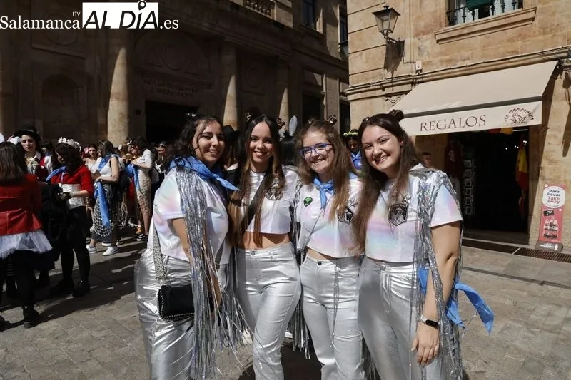 Estudiantes de Traducción y Documentación celebran sus fiestas con un concurso de disfraces  | FOTOS: David Sañudo 